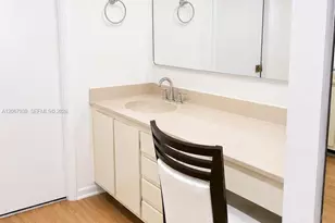 9735 NW 52nd St, Doral, FL 33178 - Photo 6