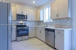 1056 SE 23rd Ave, Homestead, FL 33035 - Photo 2