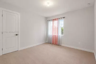 1056 SE 23rd Ave, Homestead, FL 33035 - Photo 6