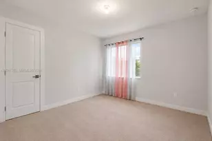 1056 SE 23rd Ave, Homestead, FL 33035 - Photo 6