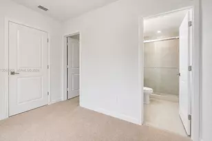 1056 SE 23rd Ave, Homestead, FL 33035 - Photo 4