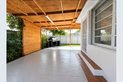4060 SW 6th St, Miami, FL 33134 - Photo 16