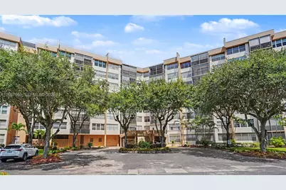 1300 Saint Charles Pl #417, Pembroke Pines, FL 33026 - Photo 24