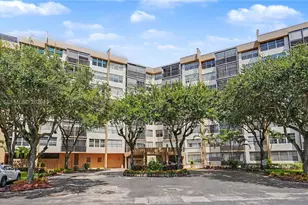 1300 St Charles Pl, Pembroke Pines, FL 33026 - Photo 24