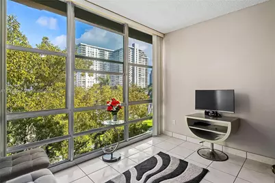 210 172nd St #533, Sunny Isles Beach, FL 33160 - Photo 12