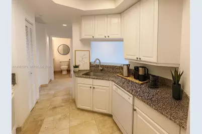 888 Brickell Key Dr #806, Miami, FL 33131 - Photo 6