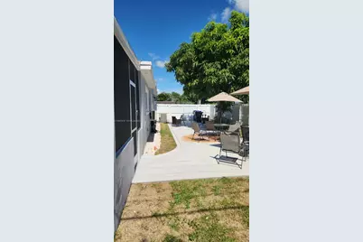 620 N 65th Ave, Hollywood, FL 33024 - Photo 2