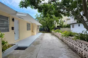 21 NW 32nd Ct, Miami, FL 33125 - Photo 8