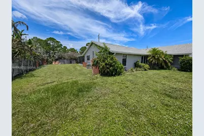 5601 Paleo Pines Cir, Fort Pierce, FL 34951 - Photo 2