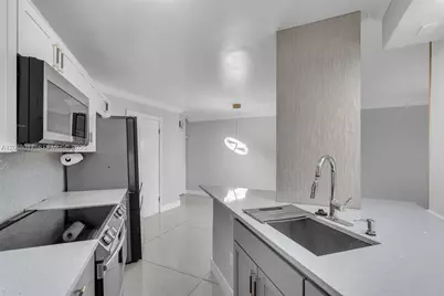 213 Lake Pointe Dr #106, Oakland Park, FL 33309 - Photo 10