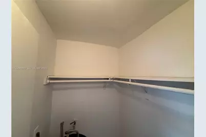 5168 NE 6th Ave #407, Oakland Park, FL 33334 - Photo 4