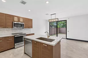 15488 NW 91st Ct, Miami Lakes, FL 33018 - Photo 10