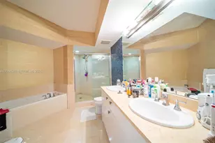 19900 E Country Club Dr, Aventura, FL 33180 - Photo 18
