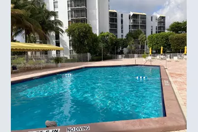 20500 W Country Club Dr #517, Aventura, FL 33180 - Photo 12