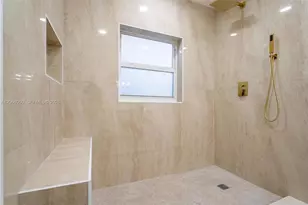 1710 Cleveland Rd, Miami Beach, FL 33141 - Photo 18