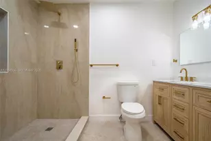 1710 Cleveland Rd, Miami Beach, FL 33141 - Photo 16