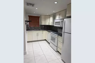 30 NW 87th Ave #C223, Miami, FL 33172 - Photo 2