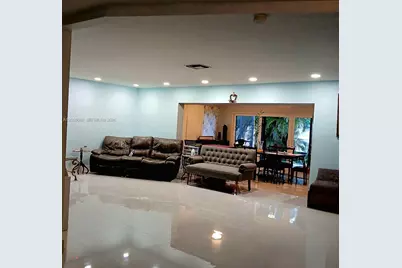 5710 Melaleuca Dr, Tamarac, FL 33319 - Photo 6