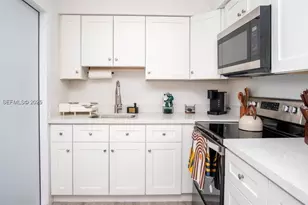 7815 NW 5th Ct, Miami, FL 33150 - Photo 14