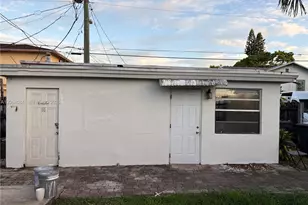 1806 Funston St, Hollywood, FL 33020 - Photo 4