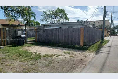 1806 Funston St #Rear, Hollywood, FL 33020 - Photo 2