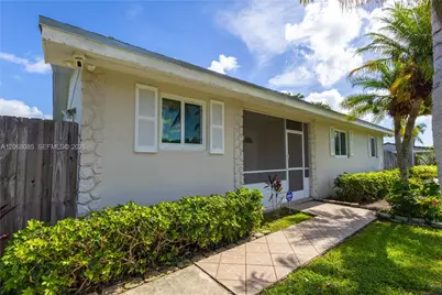 16521 SW 294th Ter, Homestead, FL 33033 - Photo 2