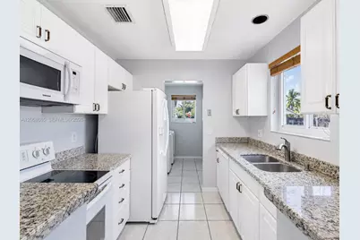 16521 SW 294th Ter, Homestead, FL 33033 - Photo 2