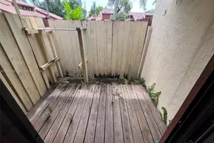 463 SE 14th St, Dania Beach, FL 33004 - Photo 12