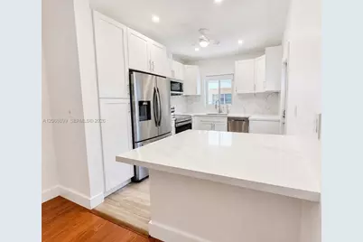 7825 Byron Ave, Miami Beach, FL 33141 - Photo 4