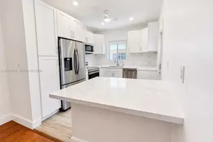 7825 Byron Ave, Miami Beach, FL 33141 - Photo 4