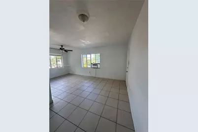 8340 Crespi Blvd #21, Miami Beach, FL 33141 - Photo 4