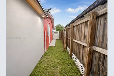 2745 NW 7th Ct, Fort Lauderdale, FL 33311 - Photo 20