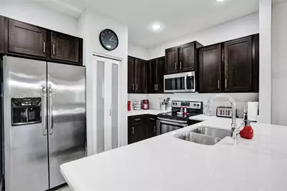 4204 N Dixie Hwy #1, Oakland Park, FL 33334 - Photo 6