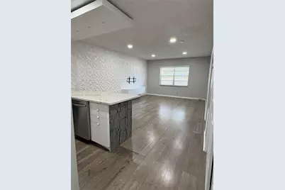 1520 McKinley St #108E, Hollywood, FL 33020 - Photo 2