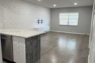 1520 McKinley St, Hollywood, FL 33020 - Photo 2