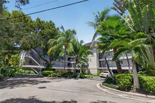 6815 Edgewater Dr, Coral Gables, FL 33133 - Photo 4