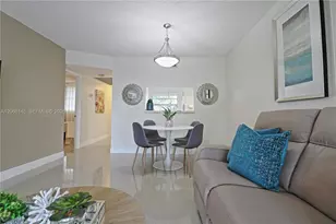 1100 Colony Point Cir, Pembroke Pines, FL 33026 - Photo 2