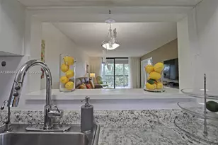 1100 Colony Point Cir, Pembroke Pines, FL 33026 - Photo 20