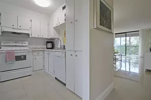 1100 Colony Point Cir, Pembroke Pines, FL 33026 - Photo 10