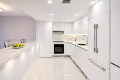 19390 Collins Ave #1210, Sunny Isles Beach, FL 33160 - Photo 4