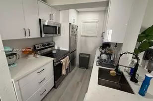 8607 SW 68th Ct, Pinecrest, FL 33156 - Photo 2