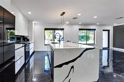 2457 NE 27th Ter, Fort Lauderdale, FL 33305 - Photo 4