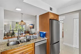 7688 NW 18th St, Margate, FL 33063 - Photo 4