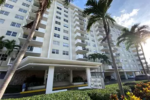 401 Golden Isles Dr, Hallandale Beach, FL 33009 - Photo 26