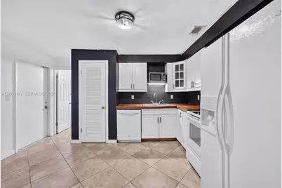 9452 SW 52nd Ct, Cooper City, FL 33328 - Photo 14