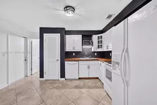 9452 SW 52nd Ct, Cooper City, FL 33328 - Photo 14