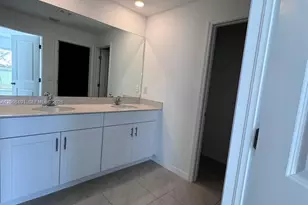 17711 Paradiso Wy, North Fort Myers, FL 33917 - Photo 8