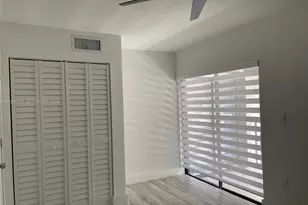 460 W Park Dr, Miami, FL 33172 - Photo 10