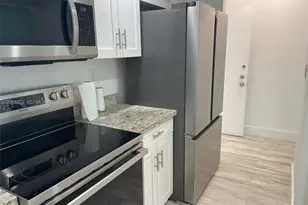 460 W Park Dr, Miami, FL 33172 - Photo 2