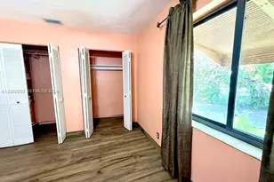 1124 NE 7th St, Hallandale Beach, FL 33009 - Photo 26